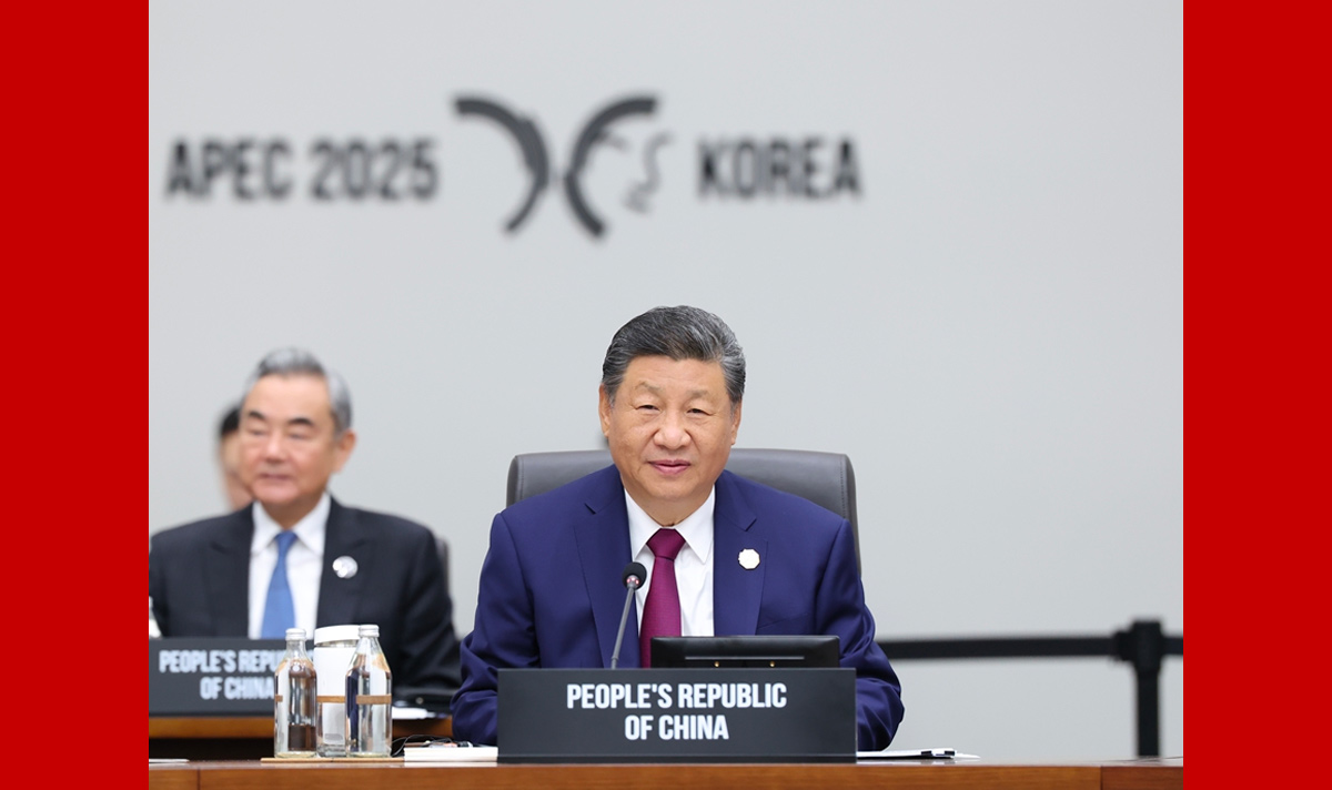 习近平出席亚太经合组织第三十二次领导人非正式会议并发表重要讲话