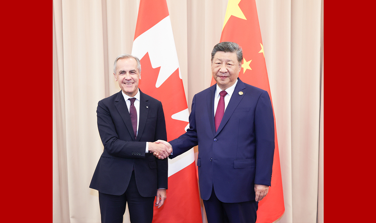 习近平会见加拿大总理卡尼