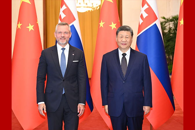 习近平同斯洛伐克总统佩列格里尼会谈