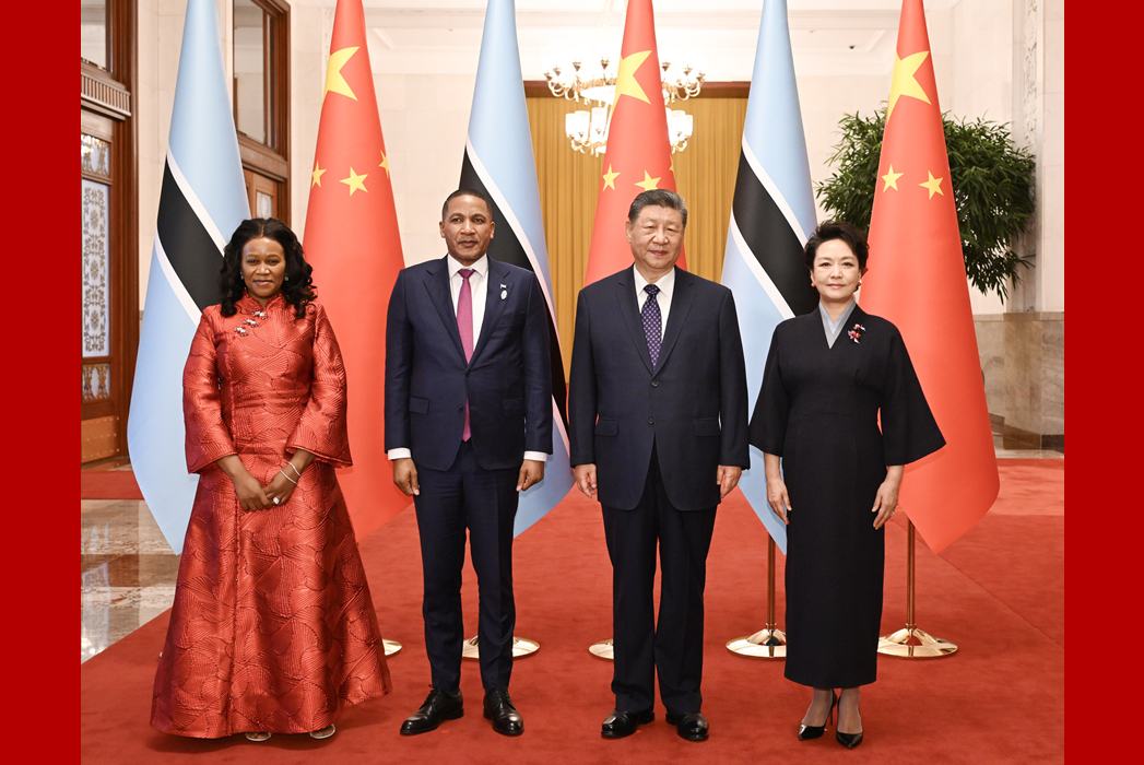 习近平同博茨瓦纳总统博科会谈