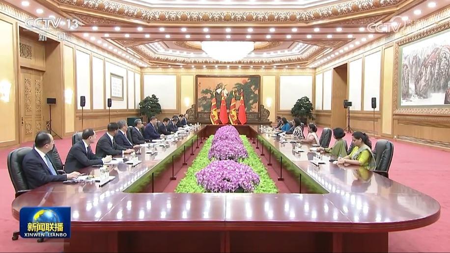 习近平会见斯里兰卡总理