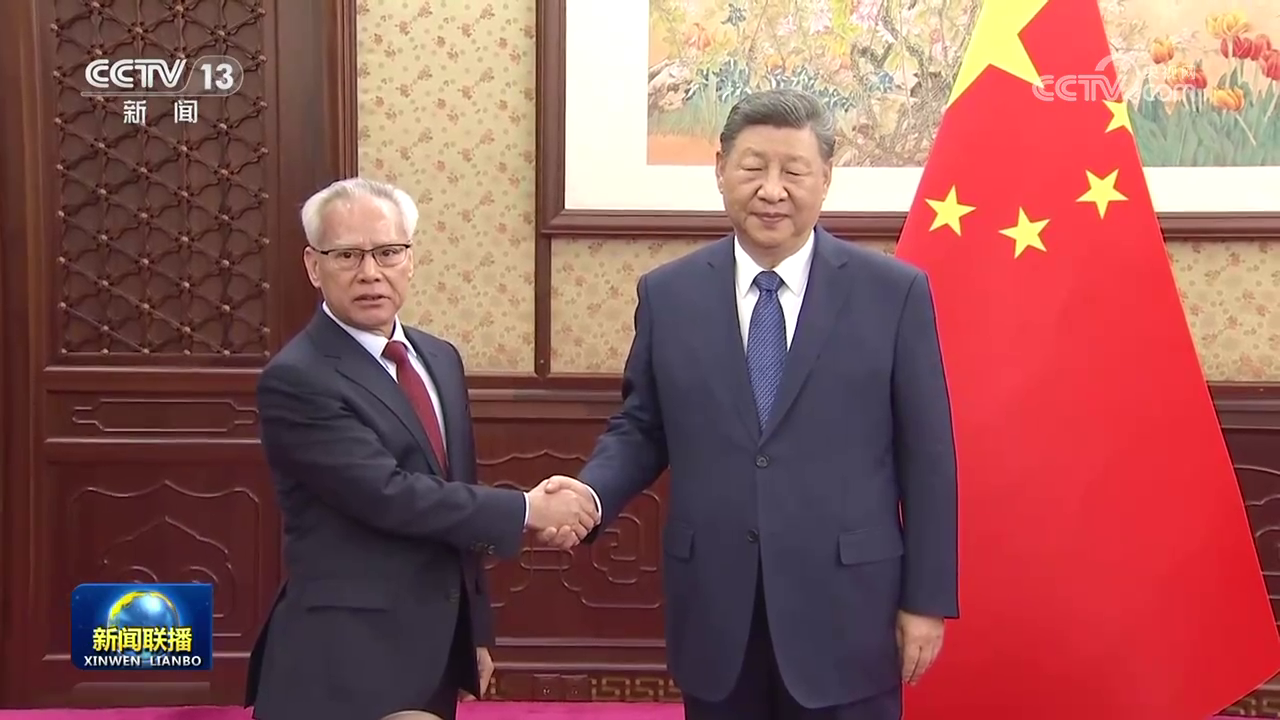 习近平听取岑浩辉述职报告