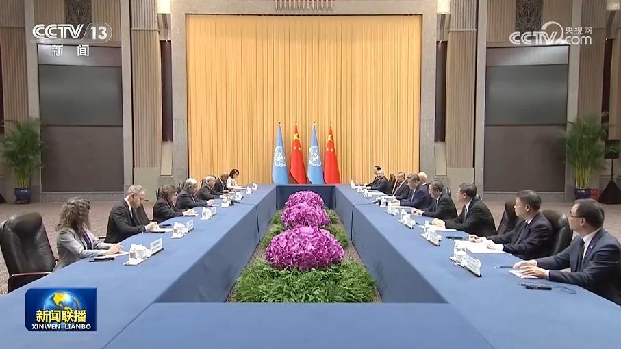 习近平会见联合国秘书长