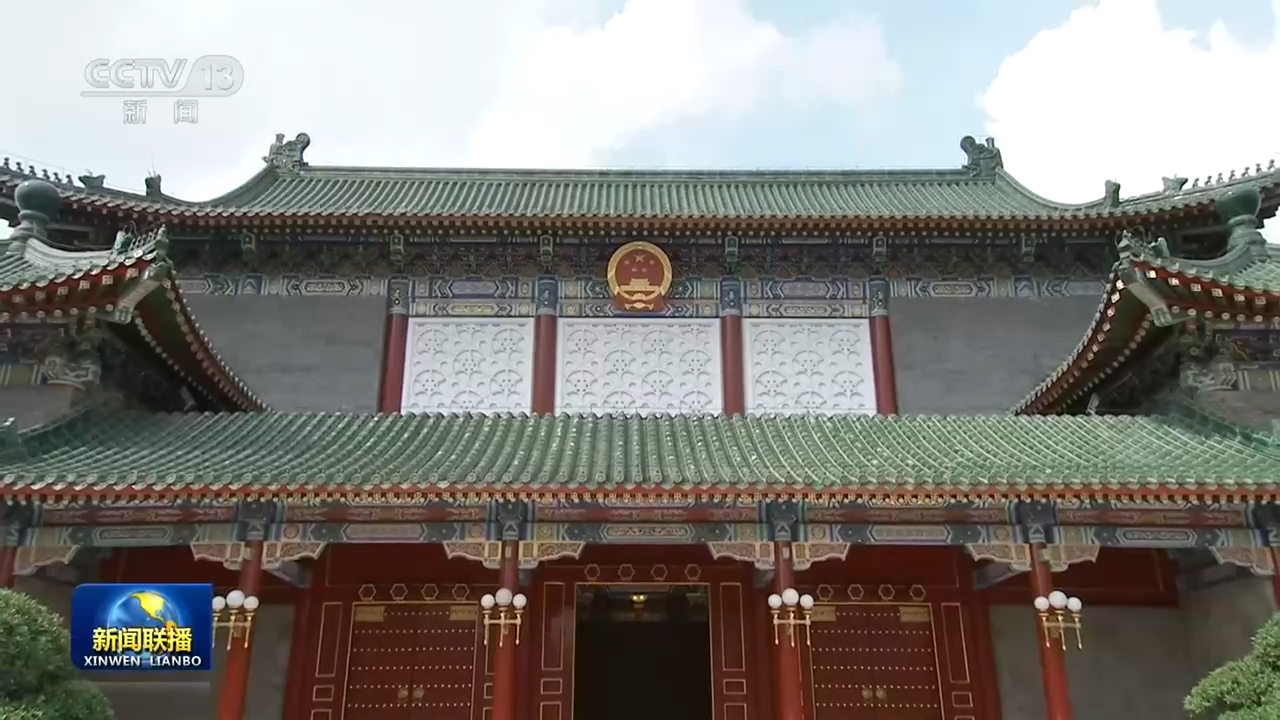 习近平在中共中央政治局第二十七次集体学习时强调 强化政治引领 深化创新发展 高质量推进国防和军队现代化