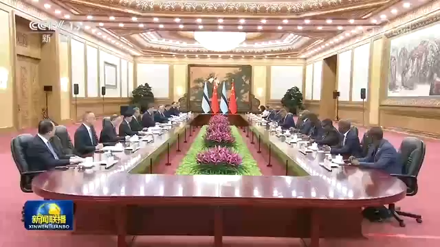 习近平同博茨瓦纳总统会谈